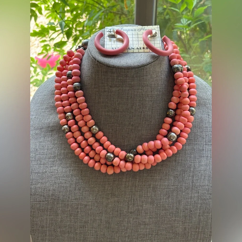 Saint Tropez NWT Vintage Pink and Silver Chunky Bead Necklace & Earrings Set - Picture 2 of 4